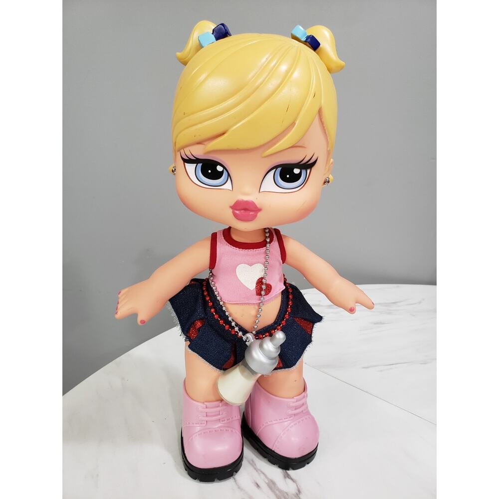 Bratz Big Babyz Cloe Doll 2004 Passion For Fashion BOTTLE PIG TAILS BOOTS CLOTHE